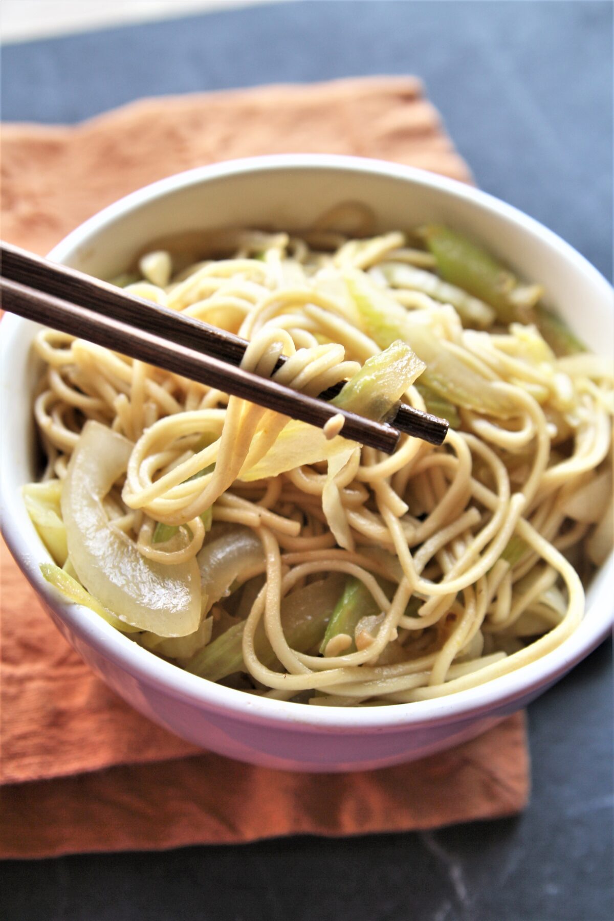 Make this delicious vegan and vegetarian Copycat Panda Express Chow Mein at home! A quick and easy stir-fry with savory soy sauce, fresh vegetables, and perfectly cooked noodles. Ideal for plant-based diets and those craving a healthier take on Chinese food!