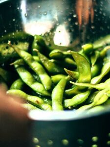Learn how to cook Costco edamame with 4 easy methods: boiling, steaming, sautéing, and microwaving. Perfect for a healthy, protein-packed snack! Find tips on seasoning and cooking time.