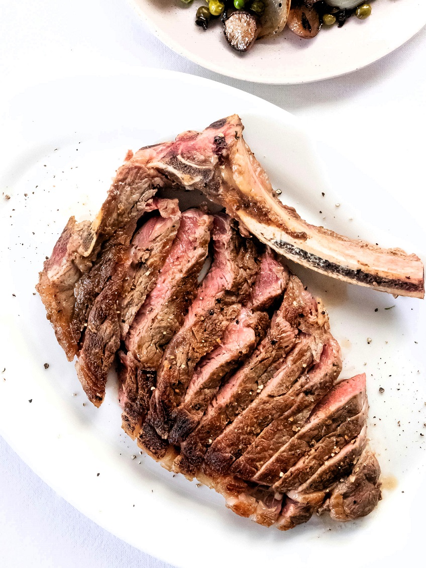 Learn how to cook the perfect steak on a George Foreman grill with this step-by-step guide. From choosing the right cut of steak to grilling tips and cooking times, get the best results for a delicious, juicy steak every time!