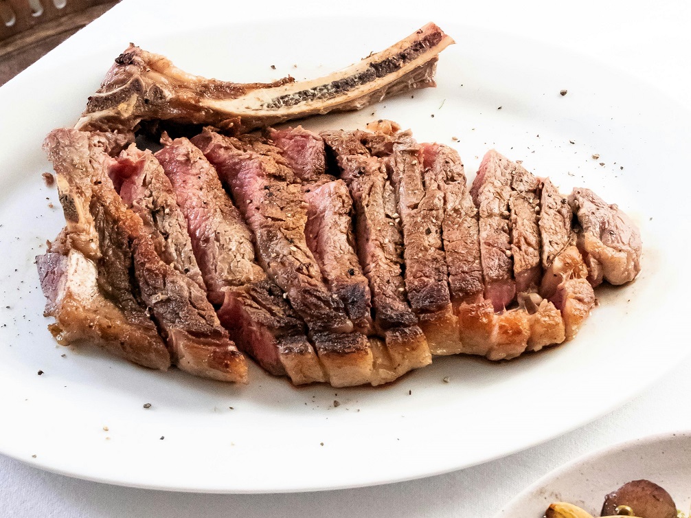 Learn how to cook the perfect steak on a George Foreman grill with this step-by-step guide. From choosing the right cut of steak to grilling tips and cooking times, get the best results for a delicious, juicy steak every time!