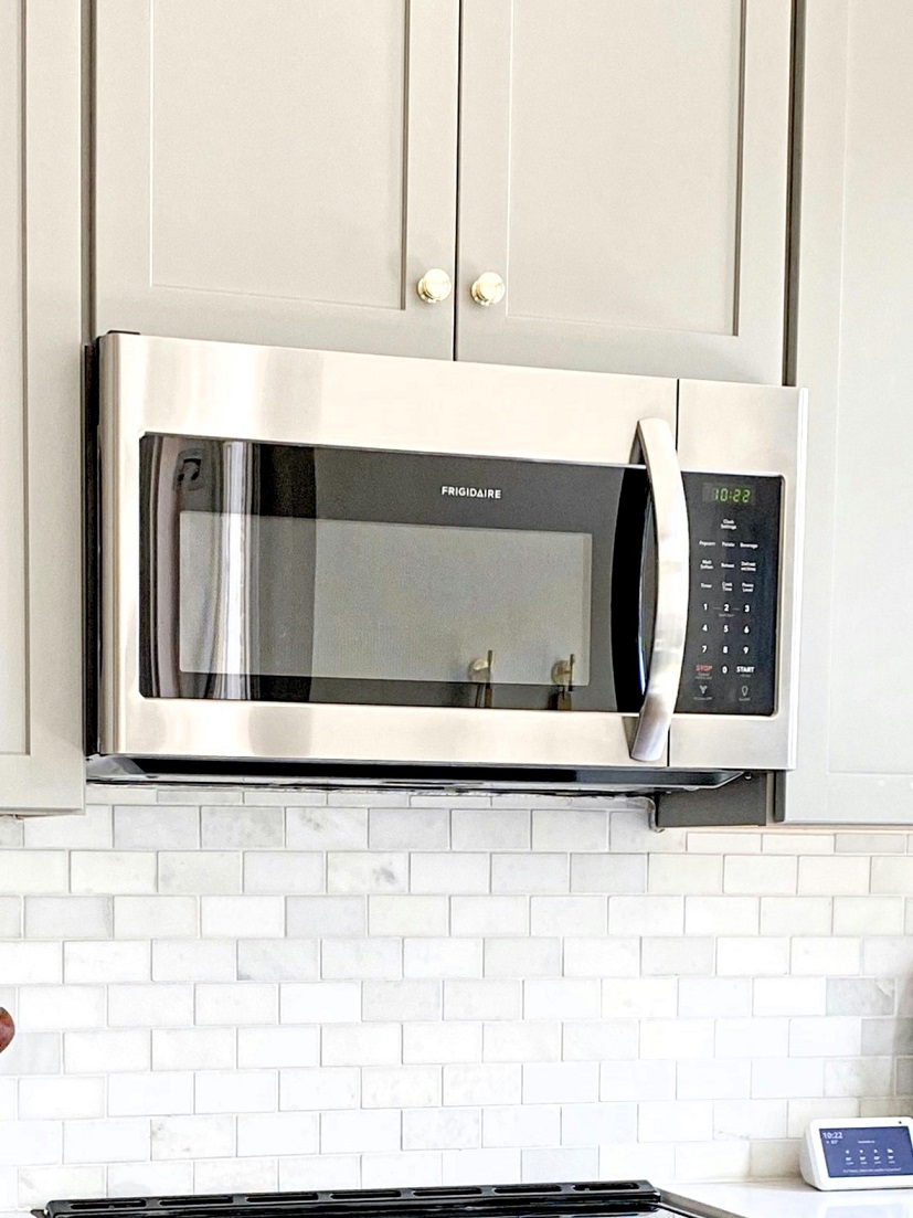 Learn how to make a quick and easy cup of coffee in the microwave using ground coffee. Follow simple steps for brewing, filtering, and enjoying a delicious, hot cup of coffee in minutes—perfect for busy mornings!