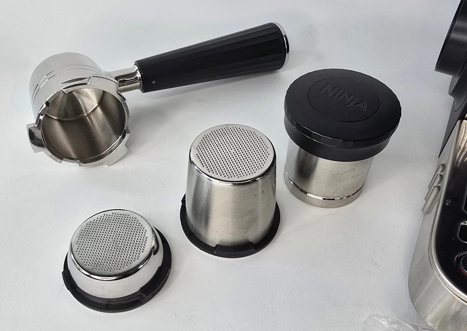 Discover the 2025 Ninja Luxe Café 3-in-1 Coffee Machine in this review. From barista assist technology to rapid cold brew, find out if this smart coffee system delivers café-quality drinks at home.&nbsp;