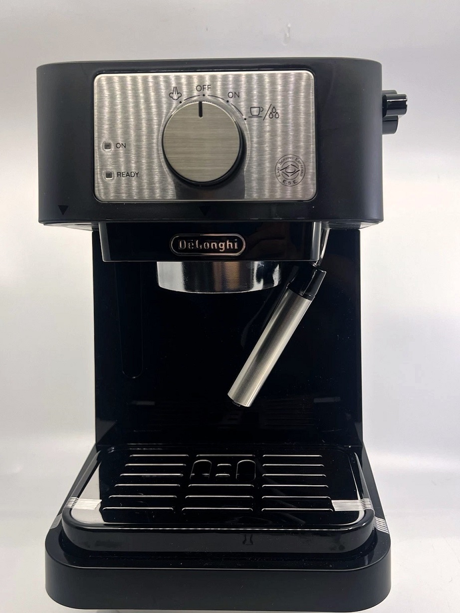 Honest review of De’Longhi Stilosa espresso machine — budget-friendly, beginner-friendly, great espresso shots with 15-bar pump pressure.