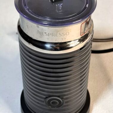 Learn how to use the Nespresso Aeroccino handheld milk frother to make perfect hot or cold foam. Best tips for lattes, plant-based milk, and cleaning.
