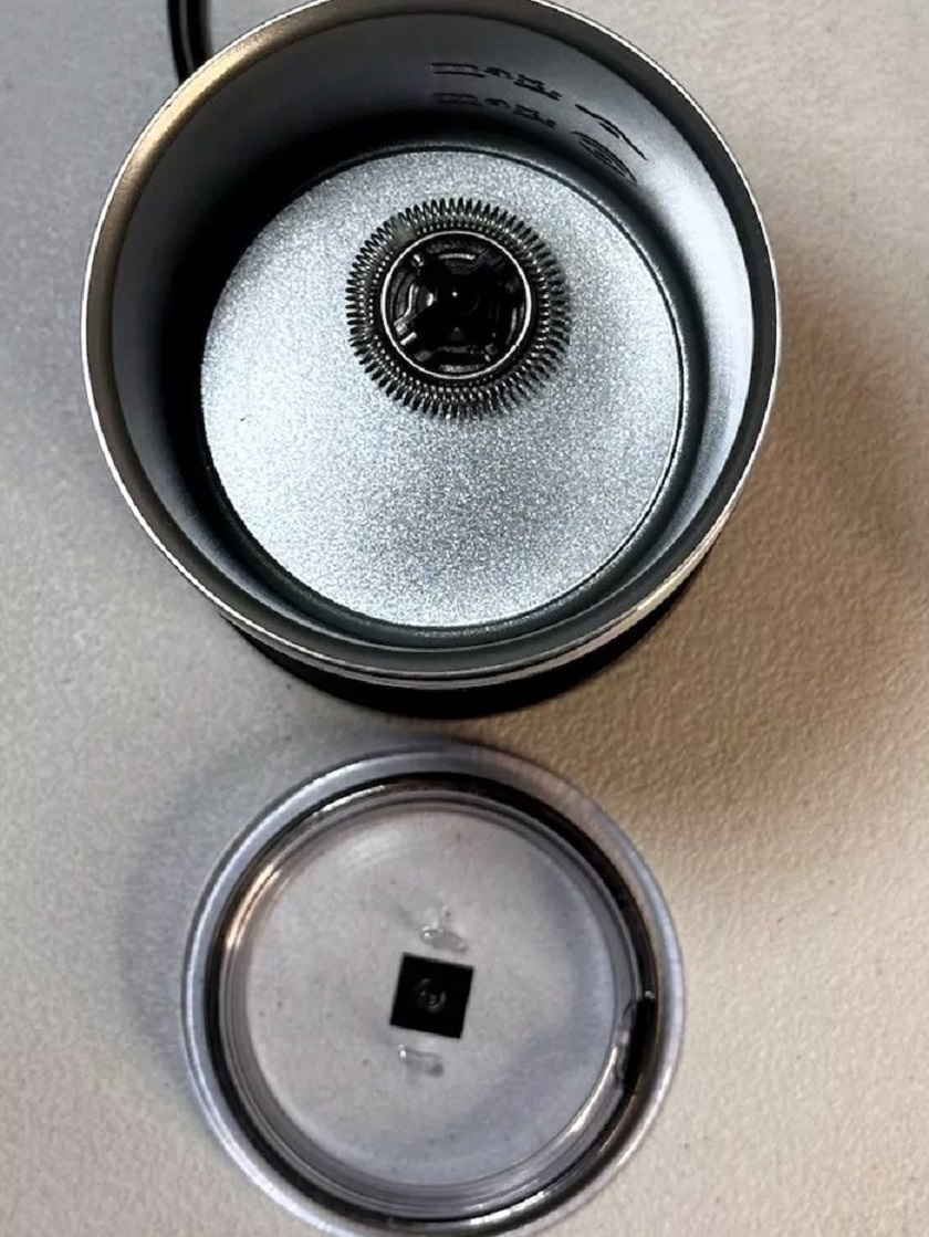 Learn how to use the Nespresso Aeroccino handheld milk frother to make perfect hot or cold foam. Best tips for lattes, plant-based milk, and cleaning.