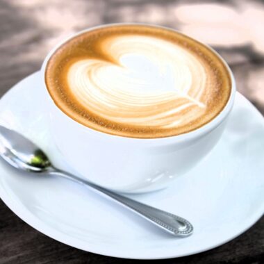 Make a delicious Aeropress latte at home with this easy step-by-step recipe. Learn the best grind size, water temperature, and milk options to create a perfect cup every time. Ideal for coffee lovers looking to craft a rich and creamy latte without an espresso machine.