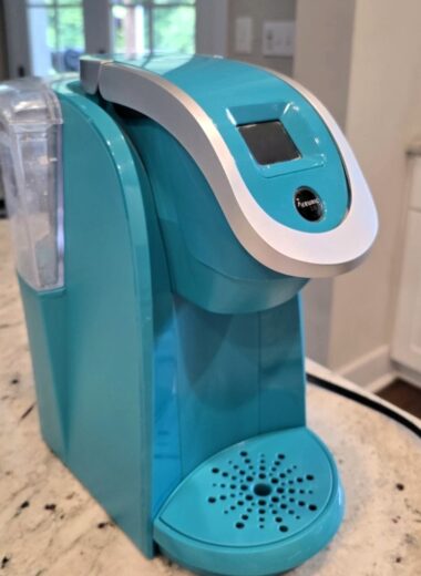 An in-depth, easy-to-read comparison of the Keurig K200 and K250 coffee machines to help you decide which single serve brewer fits your home, budget, and coffee habits best.