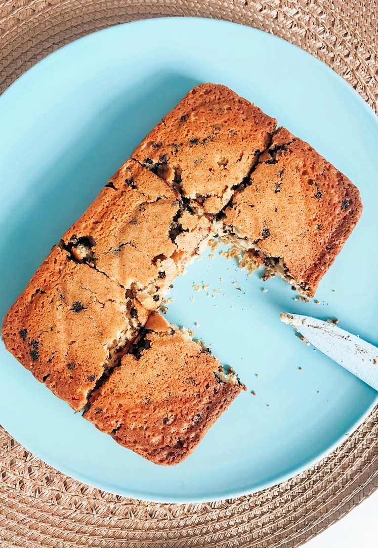 Learn how to store coffee cake the right way so it stays soft, moist, and delicious for days with simple storage tips for the counter, fridge, and freezer.